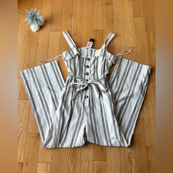 Le Chateau Jumpsuit - Picture 7 of 7